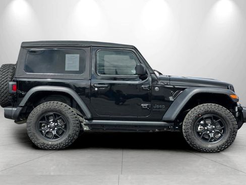 Used 2025 Jeep Wrangler Willys image 8