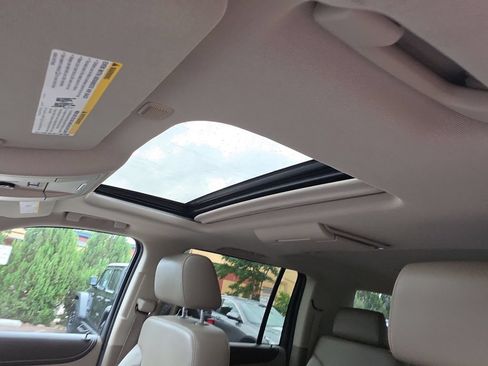 Used 2015 Chevrolet Suburban LTZ AWD/4WD image 21