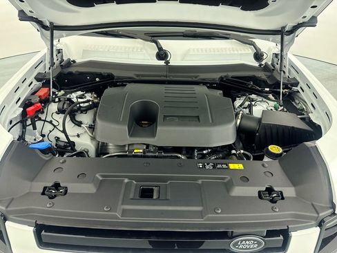 New 2026 Land Rover Defender 130 X-Dynamic SE AWD/4WD image 30