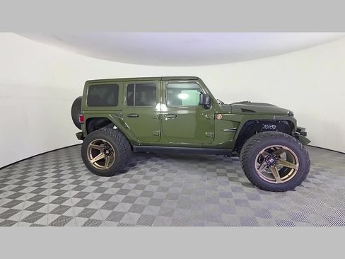 Used 2024 Jeep Wrangler Unlimited AWD/4WD image 35