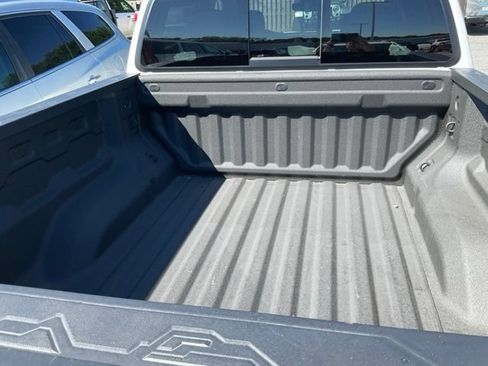 Used 2025 Chevrolet Colorado W/T w/ Advanced Trailering Package RWD image 7