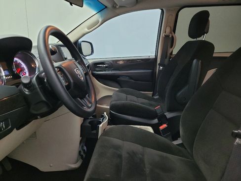 Used 2016 Dodge Grand Caravan SE w/ Quick Order Package 29E SE image 17