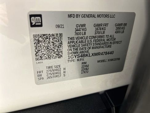 Certified 2021 Cadillac Escalade Premium Luxury w/ LPO, Illumination Package image 35