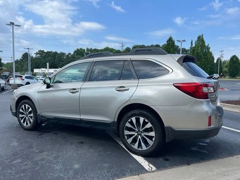 Used 2015 Subaru Outback 2.5i Limited AWD/4WD image 9