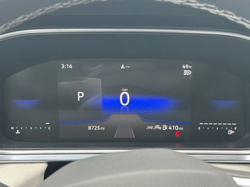 Used 2025 Volkswagen Taos SE image 15