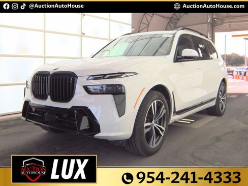 Used 2025 BMW X7 xDrive40i image 1
