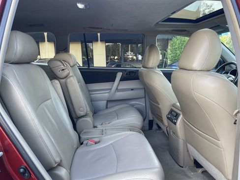 Used 2010 Toyota Highlander SE FWD image 22