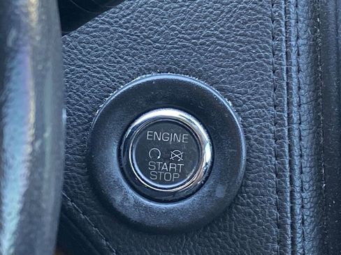 Used 2013 Lincoln MKX FWD image 13