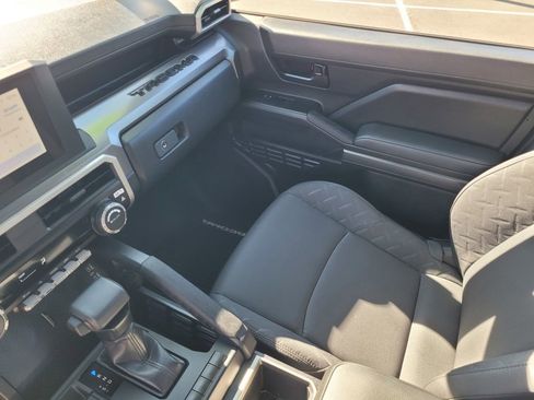 Used 2025 Toyota Tacoma SR5 image 12