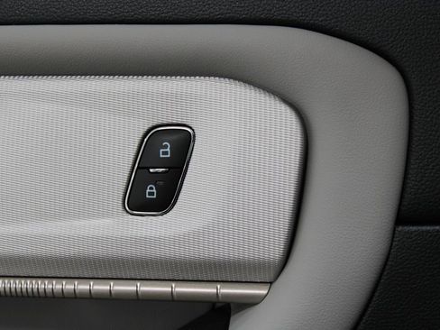 Used 2025 Ford Explorer Active w/ Active Comfort Package image 42