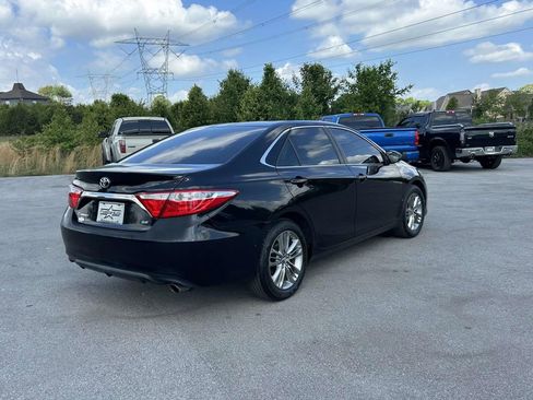 Used 2017 Toyota Camry SE FWD image 3