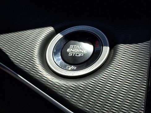 Used 2024 Jeep Grand Cherokee Altitude RWD image 19