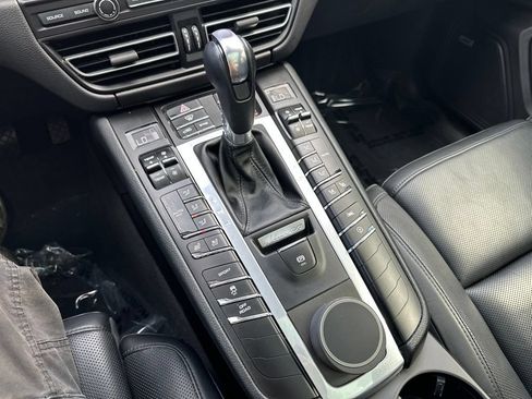 Used 2021 Porsche Macan AWD/4WD image 33