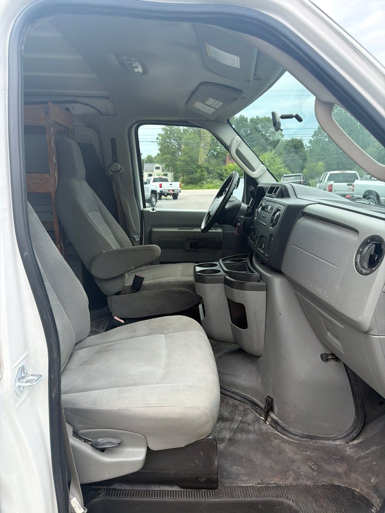 Used 2014 Ford E-350 and Econoline 350 Super Duty RWD image 10