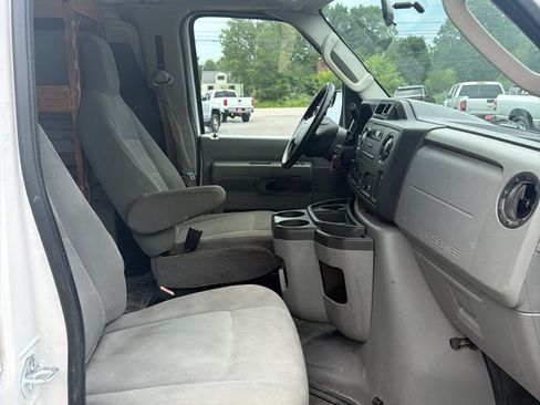 Used 2014 Ford E-350 and Econoline 350 Super Duty RWD image 10