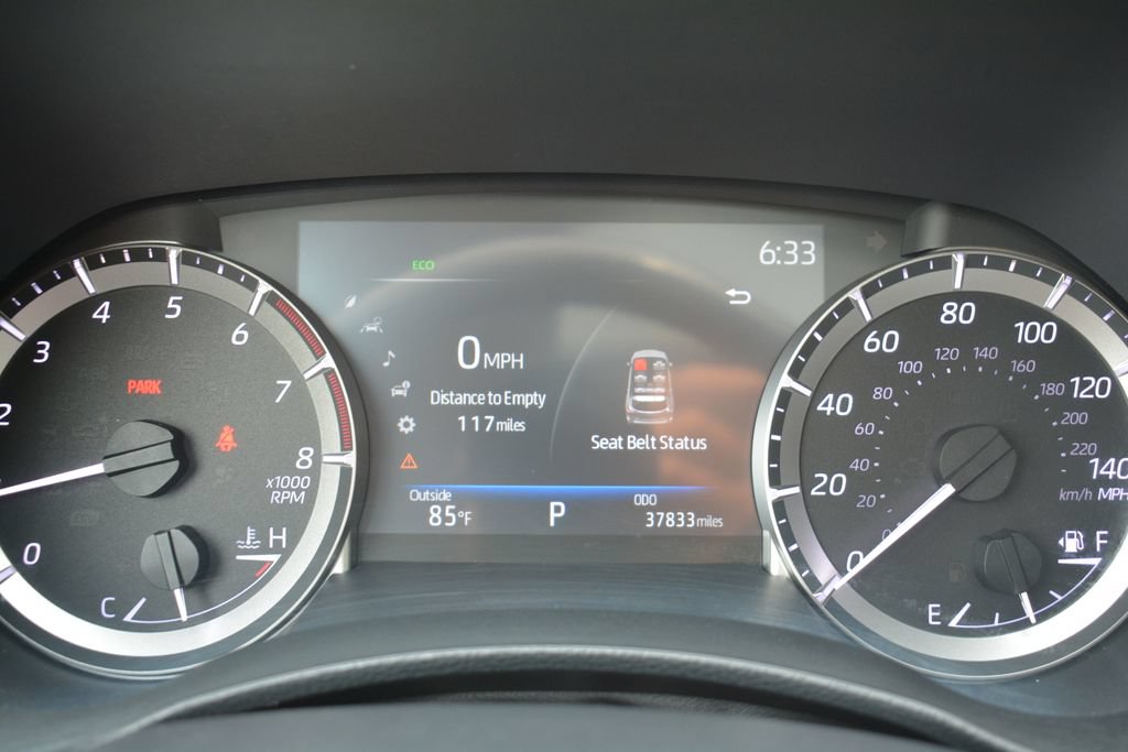 Used 2023 Toyota Highlander XLE AWD/4WD image 13