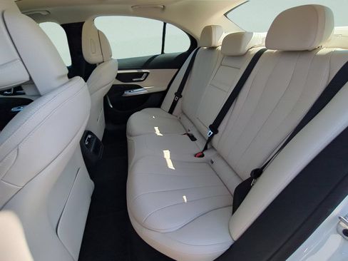 Used 2025 Mercedes-Benz E 350 Sedan image 9