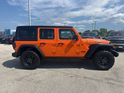 Used 2025 Jeep Wrangler Unlimited Sport AWD/4WD image 4