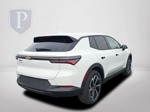 New 2026 Chevrolet Equinox EV LT image 7