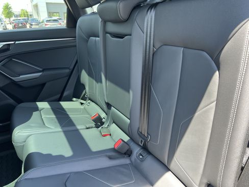 Certified 2025 Audi Q3 2.0T Premium AWD/4WD image 33