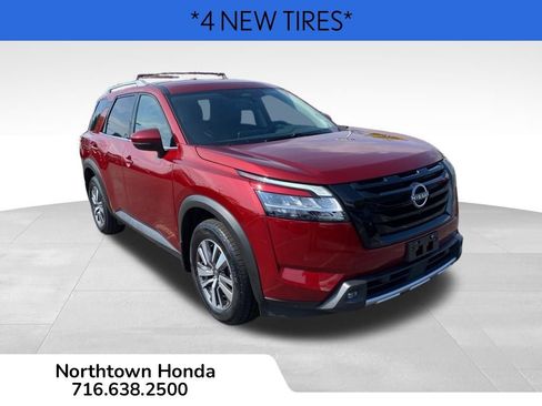 Used 2022 Nissan Pathfinder SL w/ SL Black Package image 2