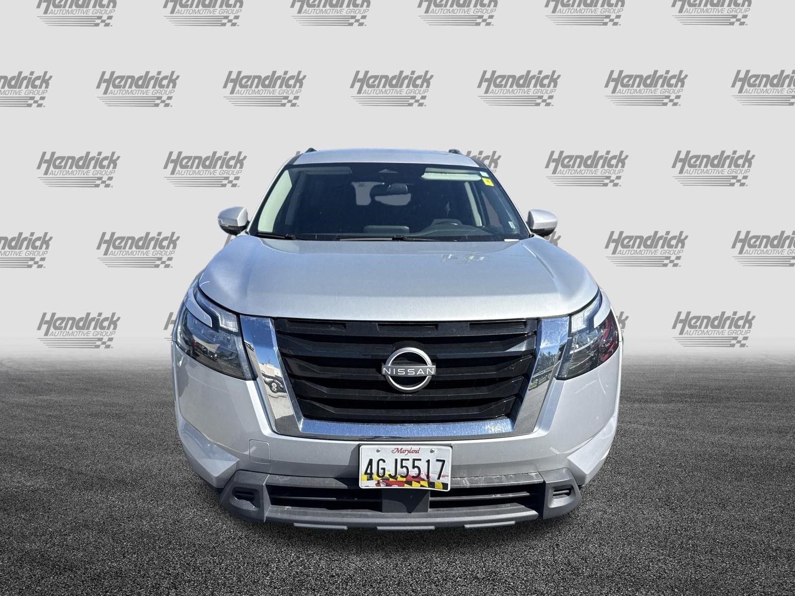 Used 2024 Nissan Pathfinder SV AWD/4WD image 3