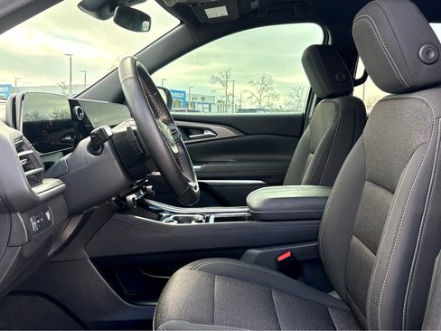 Used 2024 Chevrolet Traverse LS image 13