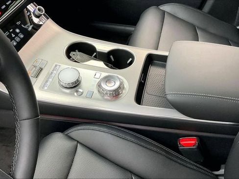 New 2026 Genesis GV70 2.5T Select AWD/4WD image 9