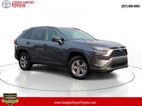 Used 2022 Toyota RAV4 LE AWD/4WD image 1