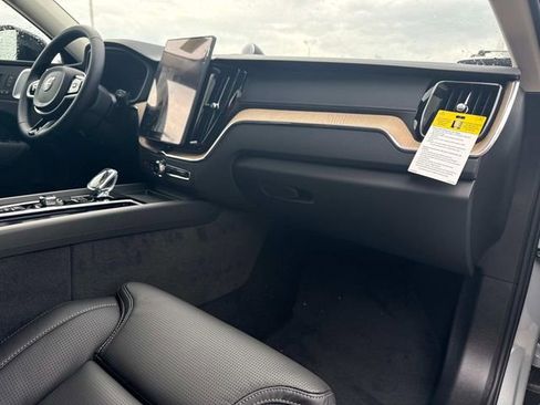 New 2026 Volvo XC60 B5 Ultra image 16