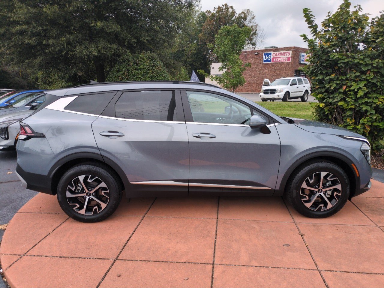 Certified 2025 Kia Sportage EX w/ Premium Package AWD/4WD image 8