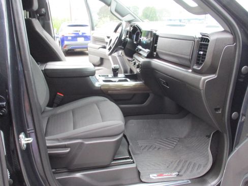Used 2023 Chevrolet Silverado 1500 RST AWD/4WD image 14