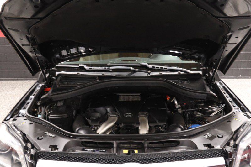 Used 2015 Mercedes-Benz GL 550 4MATIC image 14
