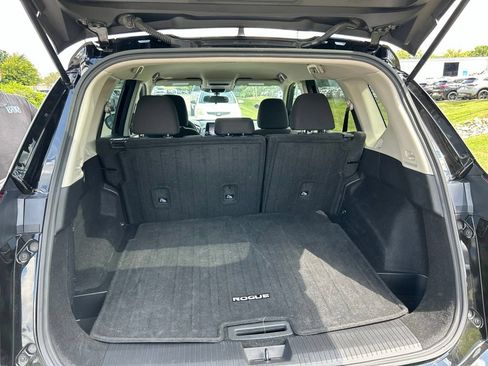Used 2024 Nissan Rogue S FWD image 11