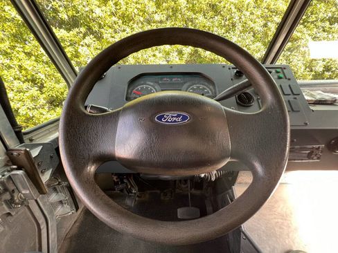 Used 2014 Ford E-350 and Econoline 350 Super Duty w/ A/C Prep Package image 20