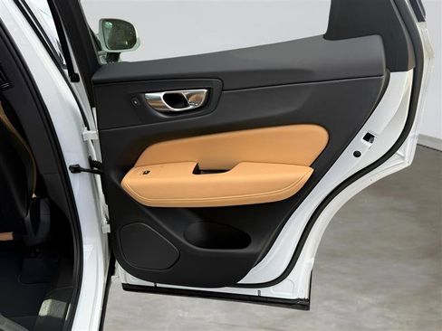 Used 2023 Volvo XC60 B5 Ultimate w/ Protection Package Premier image 26