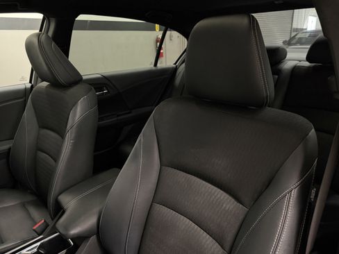 Used 2017 Honda Accord Sport image 21