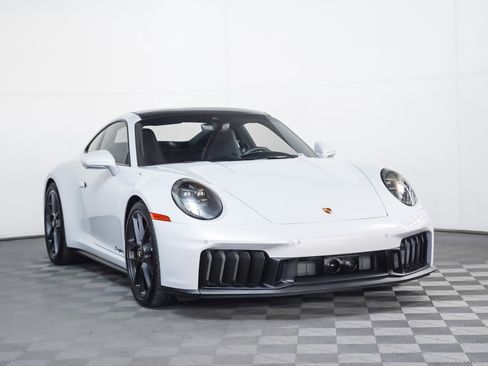 Used 2025 Porsche 911 Carrera 4 GTS image 8