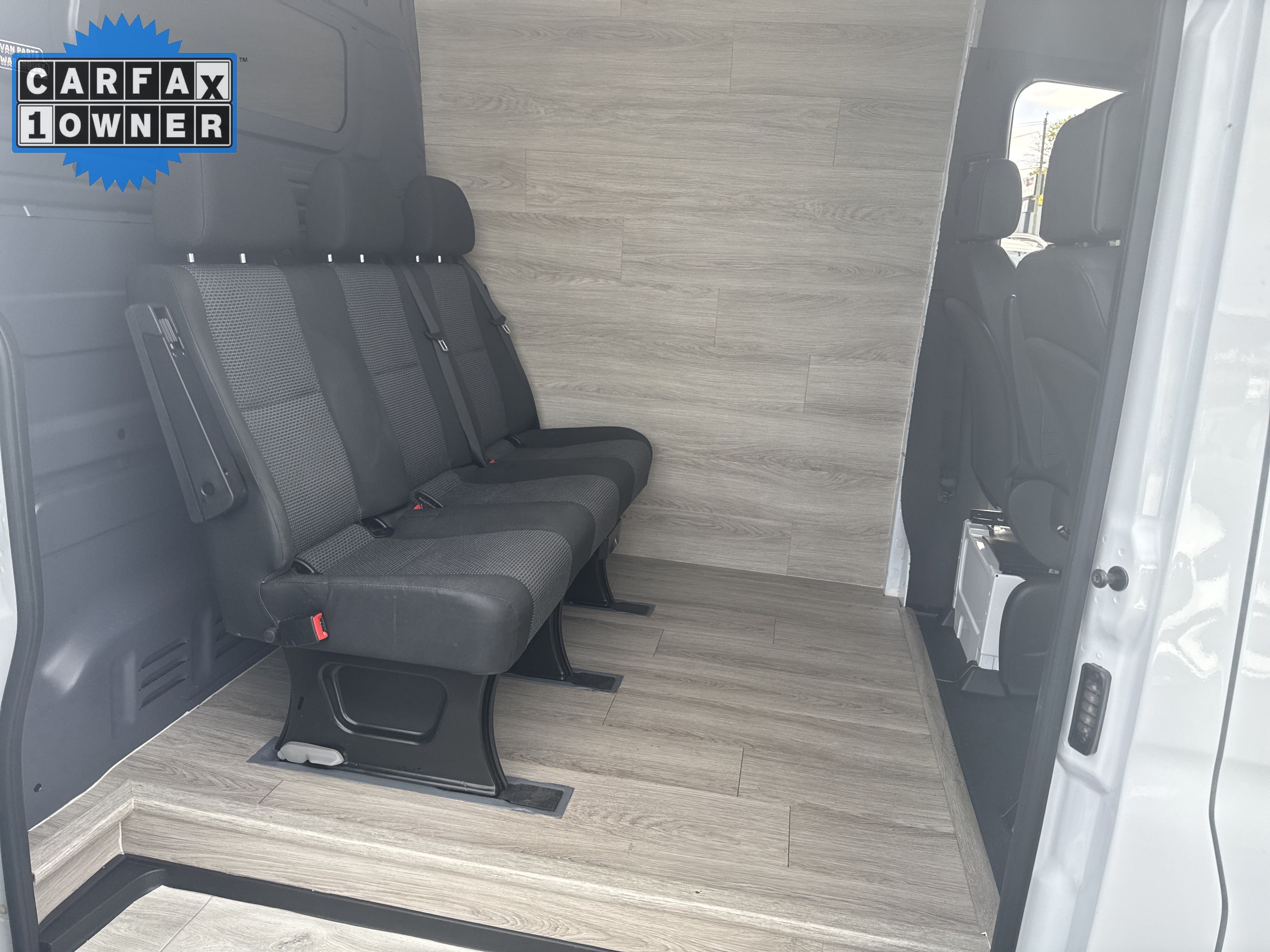 Used 2025 Mercedes-Benz Sprinter 2500 image 32