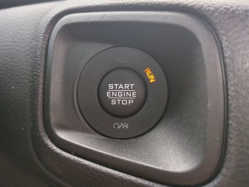 Used 2024 Jeep Gladiator Sport AWD/4WD image 33