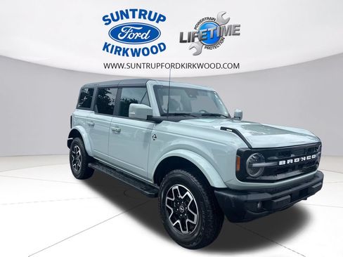Used 2024 Ford Bronco Outer Banks AWD/4WD image 9