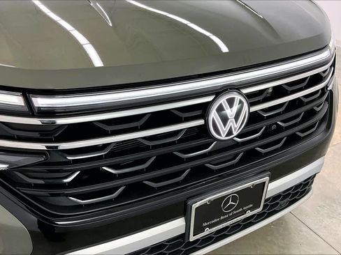 Used 2024 Volkswagen Atlas Peak Edition SEL image 30