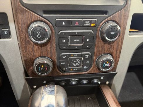 Used 2014 Ford F150 Lariat w/ Equipment Group 502A Luxury image 23