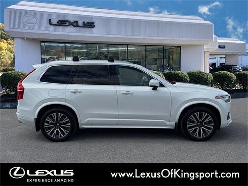 Used 2021 Volvo XC90 T5 Momentum w/ Climate Package image 6