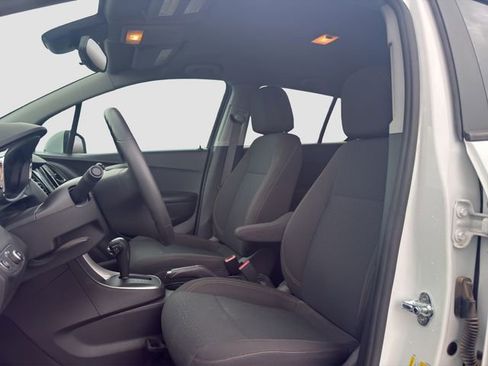 Used 2022 Chevrolet Trax LS w/ Tint and Cruise Package AWD/4WD image 9