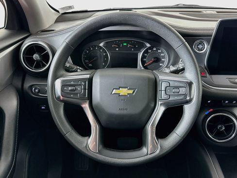 Used 2025 Chevrolet Blazer LT AWD/4WD image 17