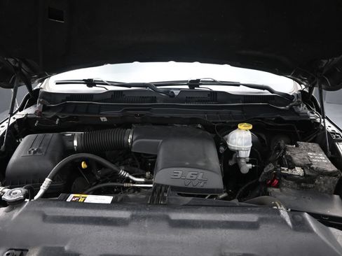 Used 2018 RAM 1500 Big Horn AWD/4WD image 35