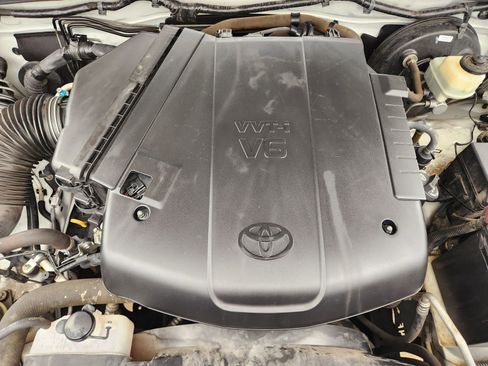 Used 2015 Toyota Tacoma PreRunner image 29