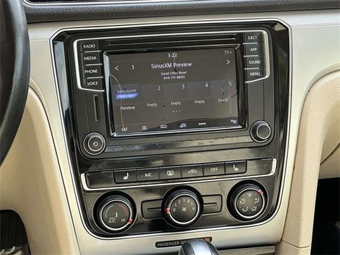 Used 2019 Volkswagen Passat 2.0T Wolfsburg image 10