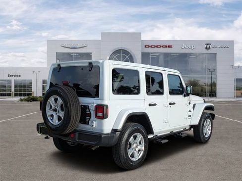 Certified 2018 Jeep Wrangler Unlimited Sahara AWD/4WD image 3